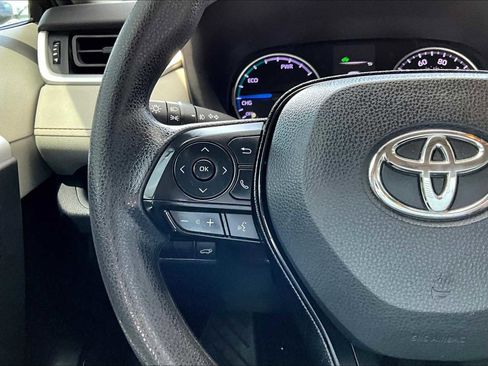 Used 2021 Toyota RAV4 XLE image 23