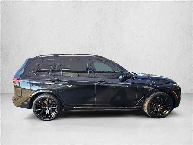 Used 2025 BMW X7 M60i AWD/4WD image 4
