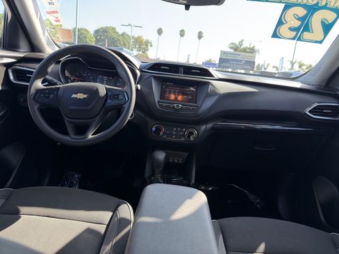 Used 2023 Chevrolet TrailBlazer LT FWD image 19