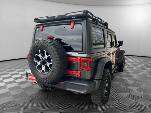 Used 2022 Jeep Wrangler Unlimited Rubicon w/ LED Lighting Group AWD/4WD image 4