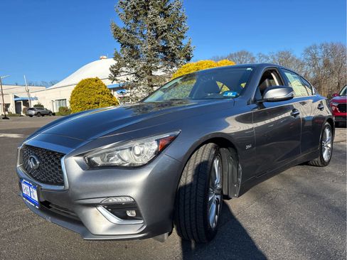 Used 2018 INFINITI Q50 Luxe w/ Essential Package (3.0T Luxe) AWD/4WD image 5