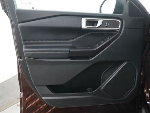 Used 2020 Ford Explorer XLT w/ Equipment Group 202A AWD/4WD image 22