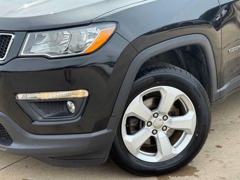 Used 2019 Jeep Compass Latitude AWD/4WD image 4