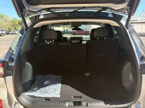 Used 2024 Ford Escape SE image 6