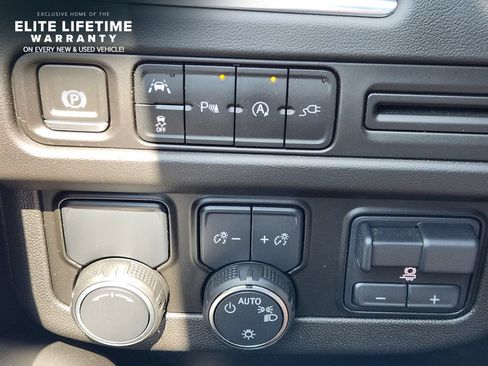 Used 2021 Chevrolet Tahoe RST w/ Luxury Package RWD image 18