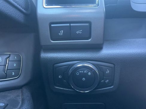 Used 2021 Ford Expedition Max XLT image 12