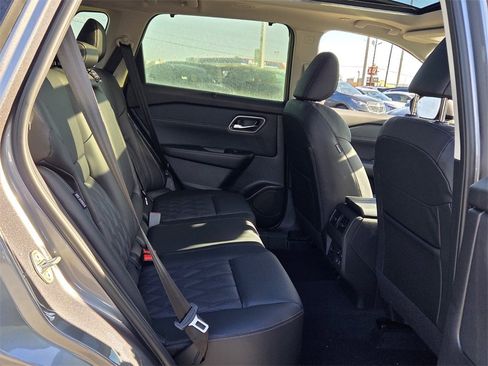 New 2026 Nissan Rogue Platinum image 14