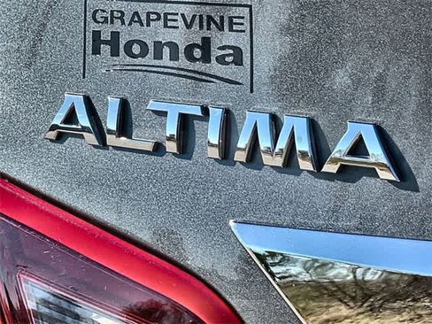 Used 2017 Nissan Altima 2.5 SR w/ Midnight Edition Package image 8