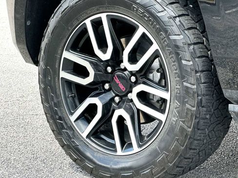 Used 2023 GMC Yukon AT4 w/ AT4 Premium Plus Package AWD/4WD image 11