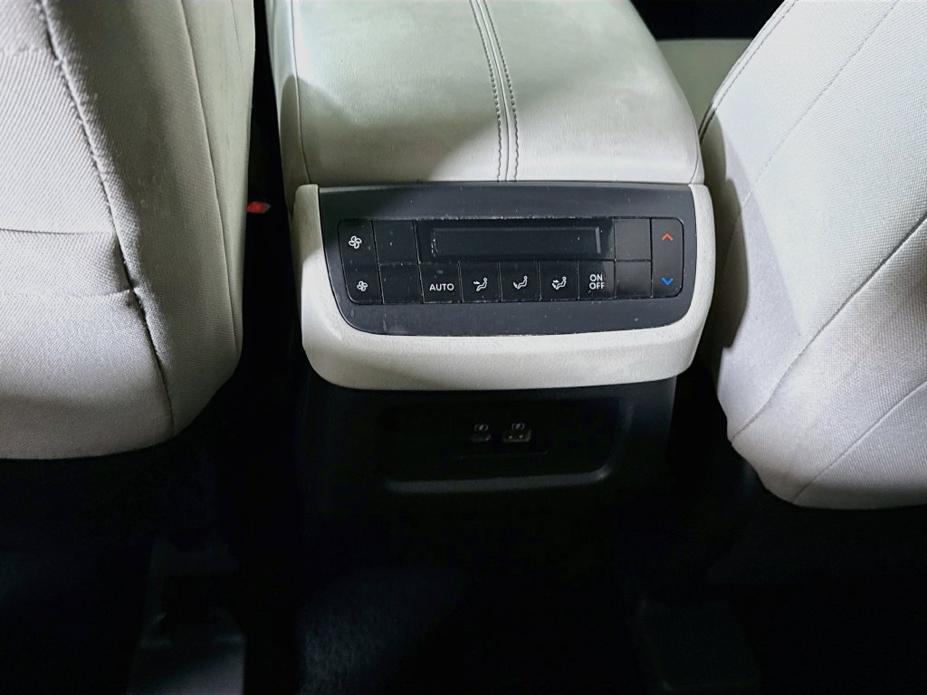 Certified 2022 Nissan Pathfinder SV w/ SV Premium Package AWD/4WD image 29