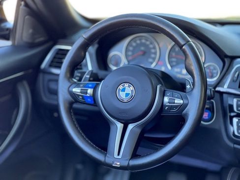 Used 2016 BMW M4 Convertible image 37