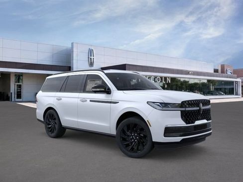 New 2026 Lincoln Navigator Reserve w/ Jet Appearance Package AWD/4WD image 8