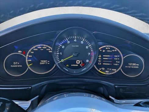 Used 2019 Porsche Panamera 4 image 10