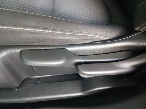 Used 2023 GMC Acadia SLE image 31