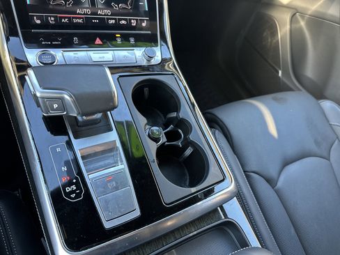 Used 2025 Audi Q7 3.0T Prestige image 19