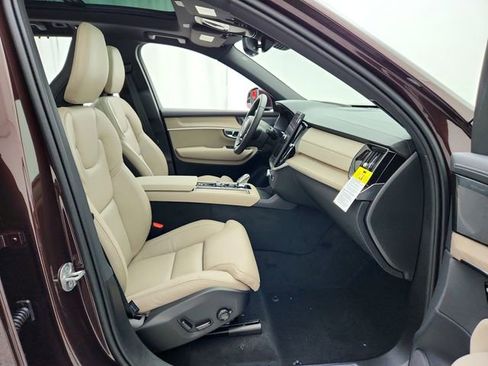 New 2026 Volvo XC90 T8 Ultra w/ Protection Package Premier image 14