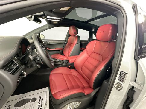 New 2026 Porsche Macan GTS image 5