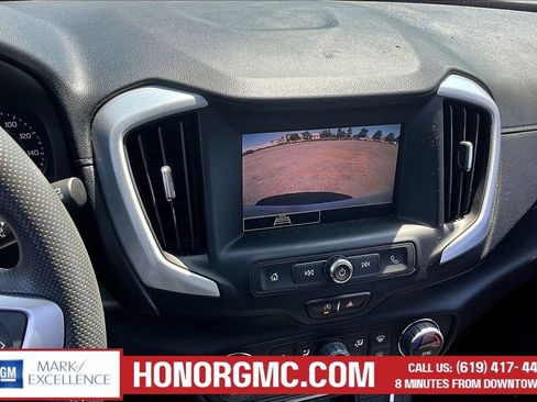 Used 2022 GMC Terrain SLE w/ Driver Convenience Package FWD image 14