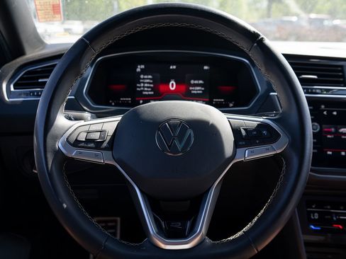 Used 2023 Volkswagen Tiguan SE R-Line FWD image 30