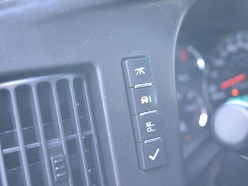 Used 2017 Chevrolet Express 3500 LS image 27