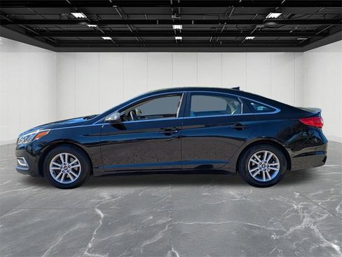 Used 2016 Hyundai Sonata SE w/ Cargo Package image 2