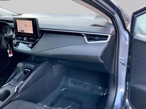 Used 2025 Toyota Corolla LE FWD image 16