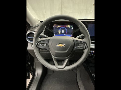 New 2026 Chevrolet Trax LT image 9