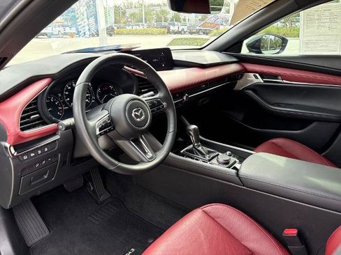 Used 2024 MAZDA MAZDA3 Hatchback w/Premium Plus Pkg image 6