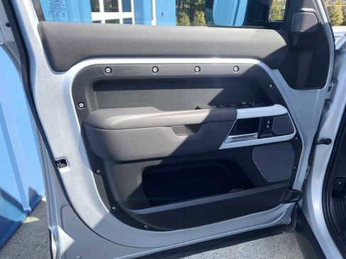 Used 2020 Land Rover Defender 110 First Edition image 46