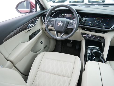 Used 2022 Buick Envision Avenir w/ Technology Package II image 9
