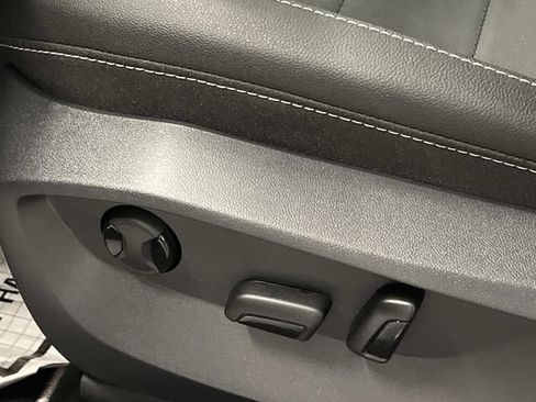 New 2026 Volkswagen Taos SE FWD image 13