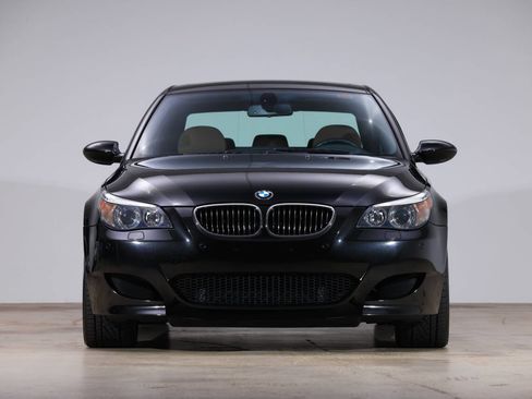 Used 2006 BMW M5 image 2