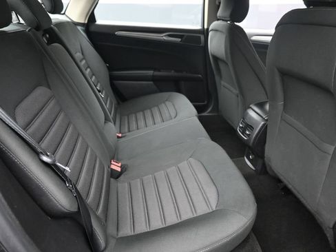 Used 2019 Ford Fusion SE FWD image 10