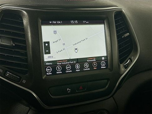 Used 2019 Jeep Cherokee Trailhawk w/ Comfort/Convenience Group image 19