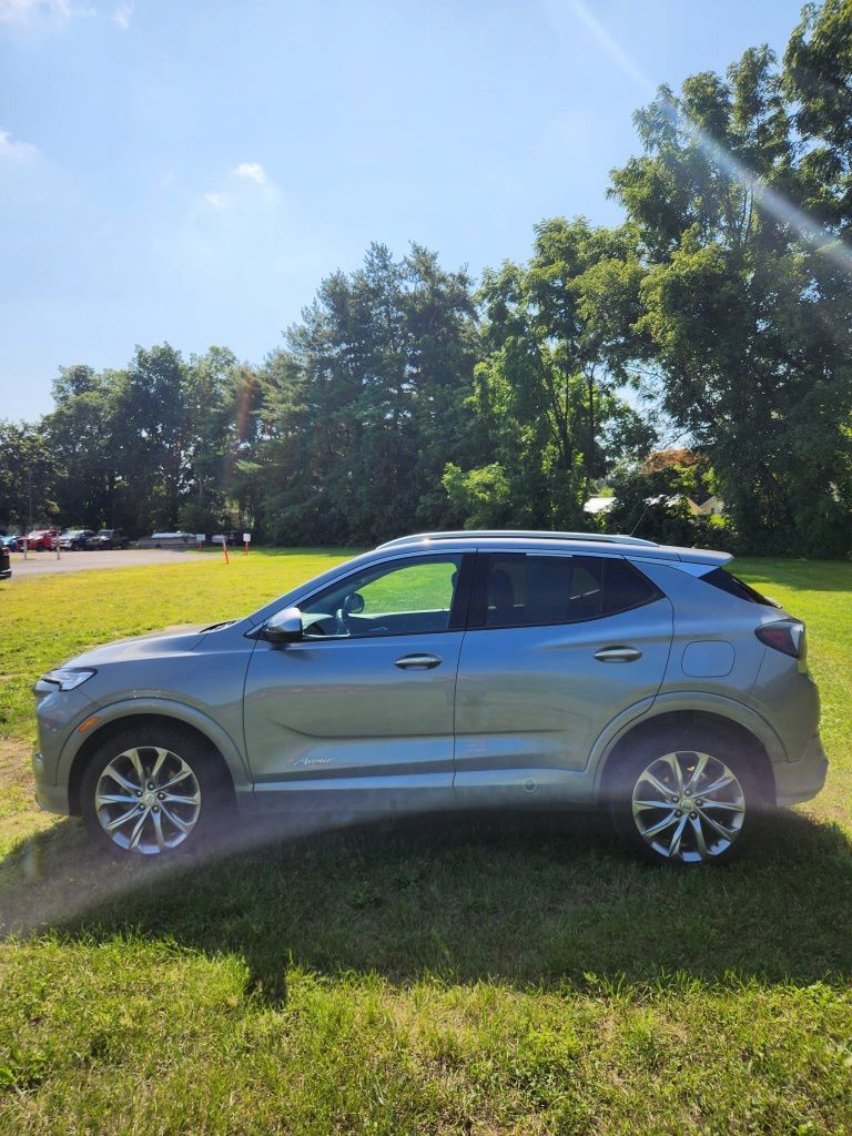 Used 2025 Buick Encore GX Avenir w/ Avenir Technology Package AWD/4WD image 5