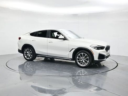 Used 2023 BMW X6 xDrive40i w/ Premium Package image 3