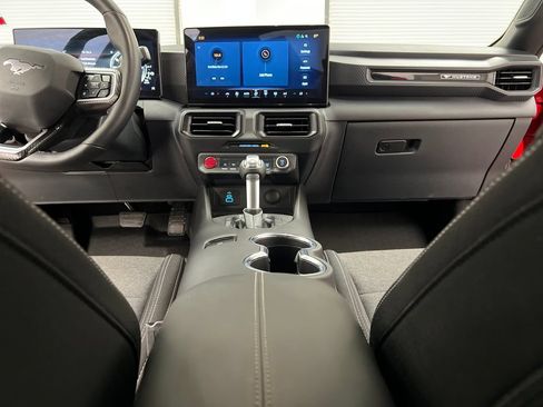 Used 2025 Ford Mustang Coupe RWD image 33