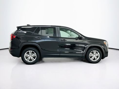 Used 2024 GMC Terrain SLE AWD/4WD image 10