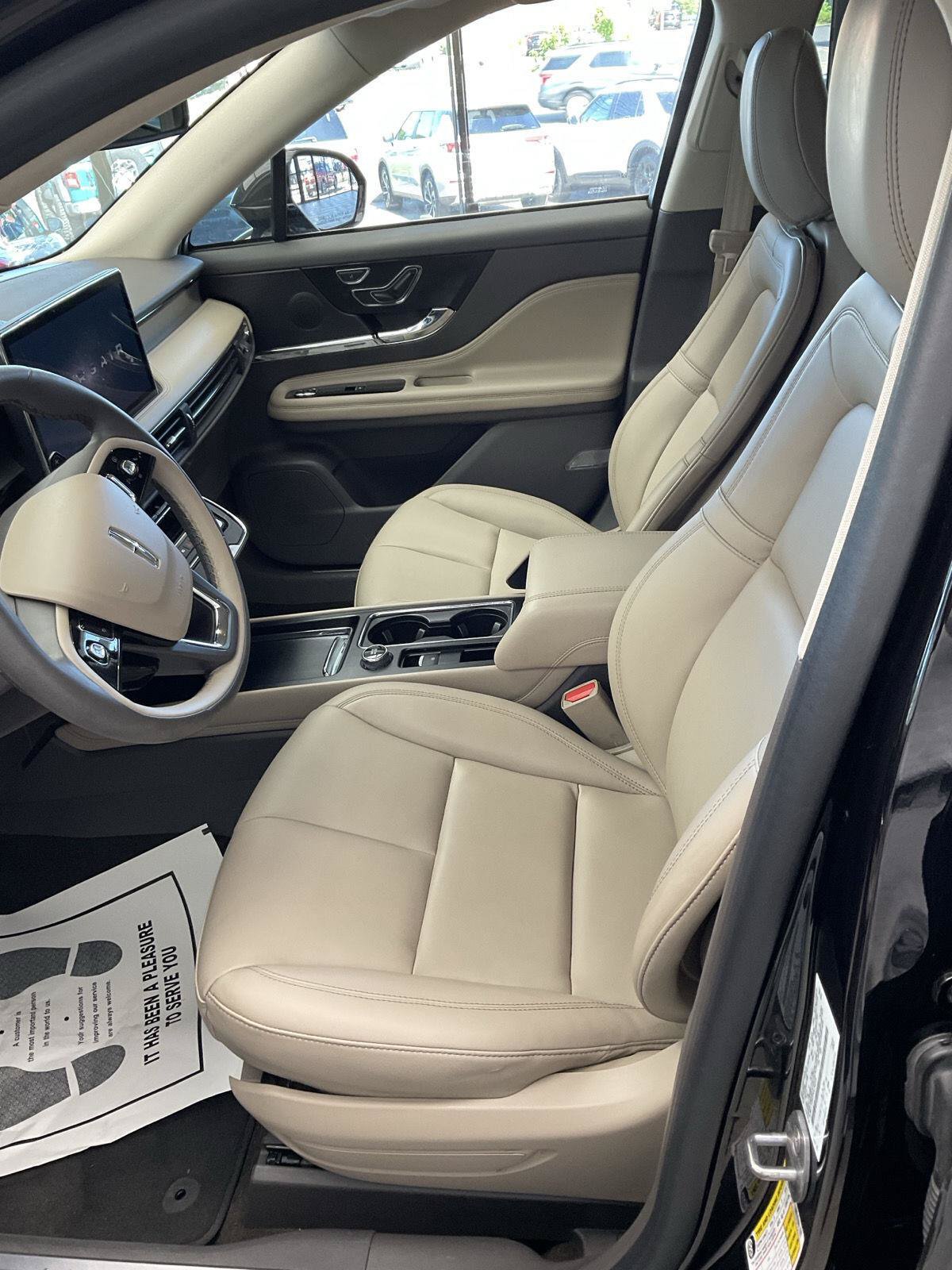 Certified 2023 Lincoln Corsair AWD image 8