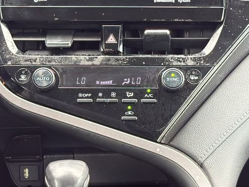 Used 2022 Toyota Camry XSE FWD image 23
