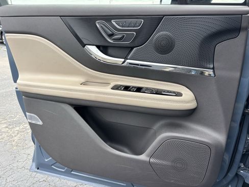 Used 2024 Lincoln Corsair Reserve image 15