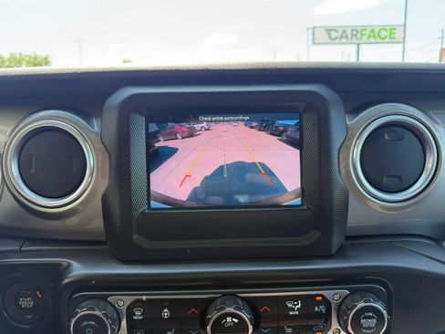 Used 2018 Jeep Wrangler Unlimited Sahara w/ LED Lighting Group AWD/4WD image 30