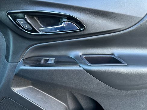 Used 2020 Chevrolet Equinox LT image 19