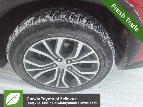 Used 2016 Mitsubishi Outlander SE image 11