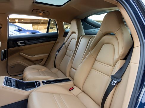 Certified 2022 Porsche Panamera image 45