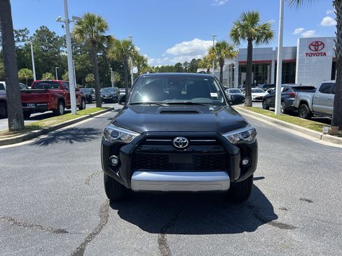 Used 2022 Toyota 4Runner TRD Off-Road Premium w/ Moonroof Package AWD/4WD image 3