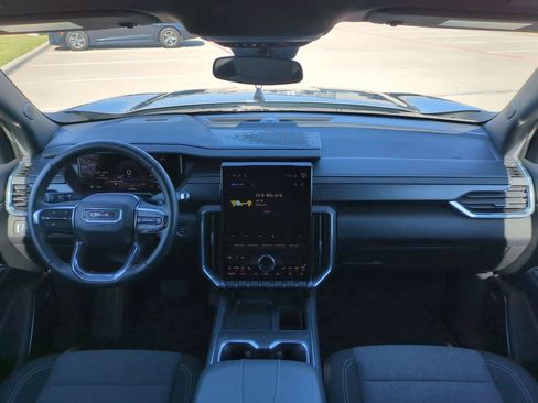 Used 2025 GMC Acadia Elevation image 14