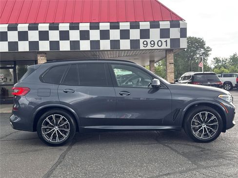 Used 2019 BMW X5 xDrive50i w/ M Sport Package AWD/4WD image 8