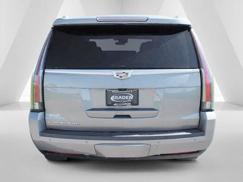 Used 2018 Cadillac Escalade Premium Luxury image 6