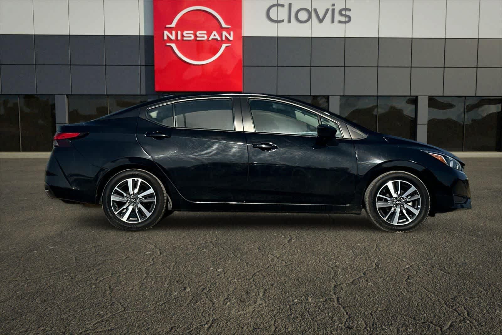 Used 2023 Nissan Versa SV FWD image 9